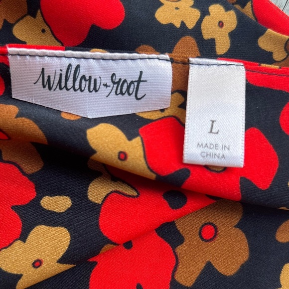 Women’s Willow & Root Large Floral V-Neck Blouse Tank Top - Picture 6 of 12